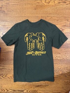 Fayettechill Save The Buffalo River Graphic Tee size Small